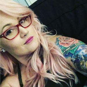 Recherche sexfriend à Nanterre qui accepte une femme tatouée